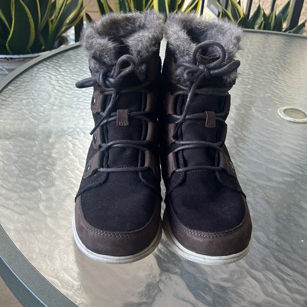 Sorel Boots Very Good!!